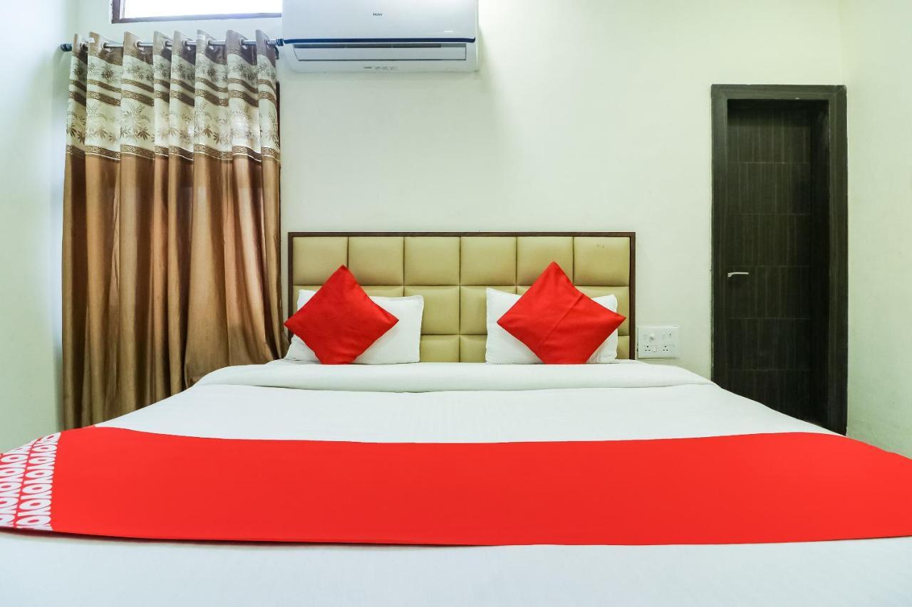 OYO 28789 Hotel Adarsh Bilāspur Exteriör bild