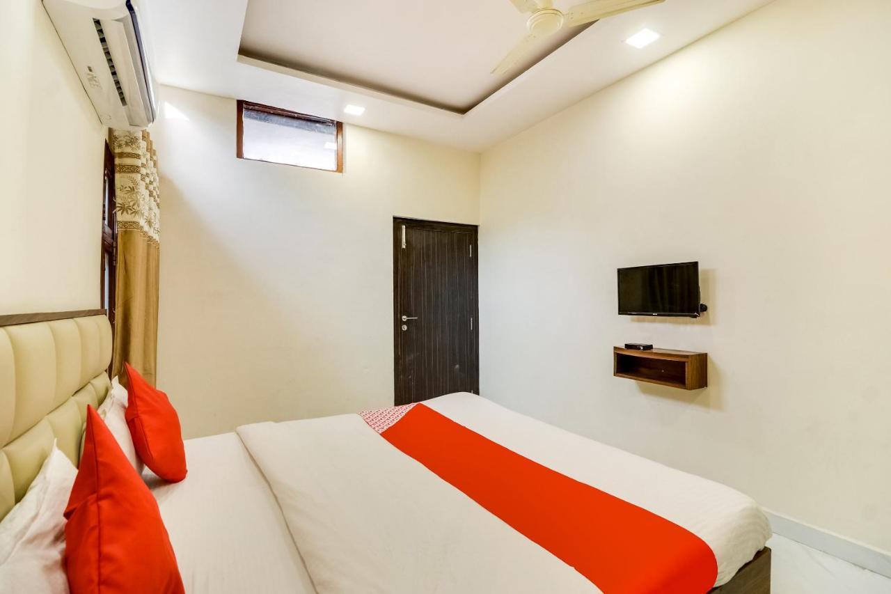OYO 28789 Hotel Adarsh Bilāspur Exteriör bild