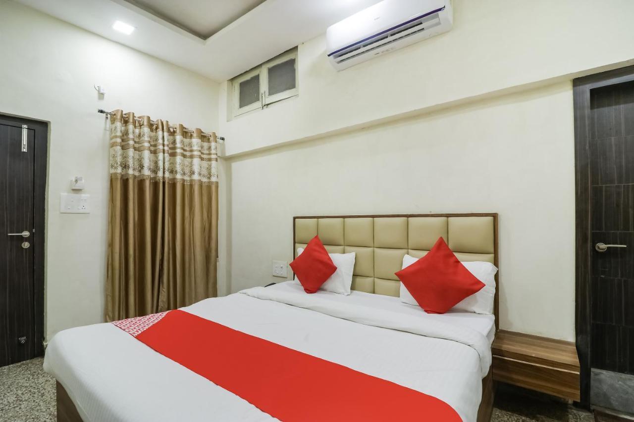 OYO 28789 Hotel Adarsh Bilāspur Exteriör bild