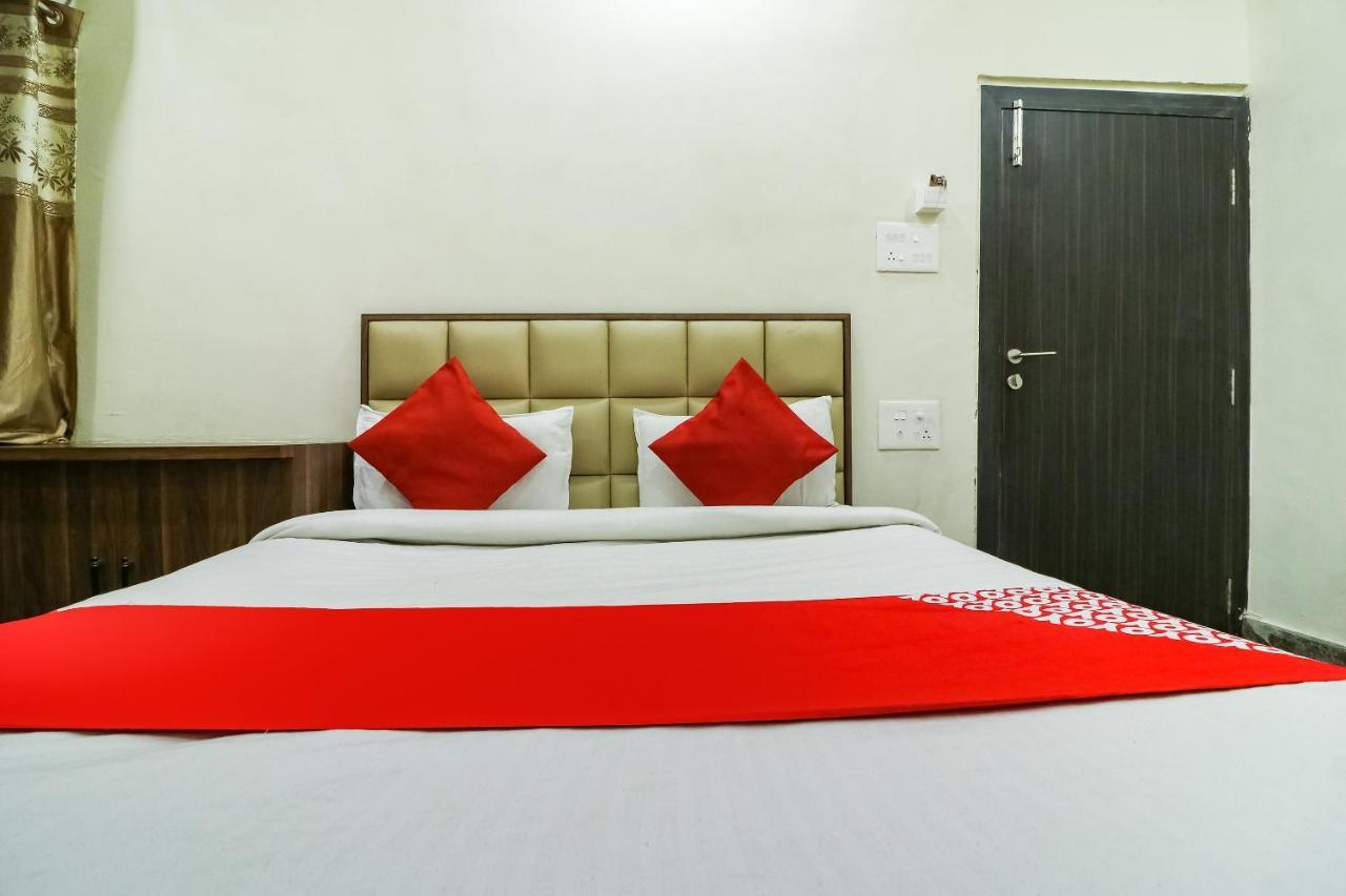 OYO 28789 Hotel Adarsh Bilāspur Exteriör bild