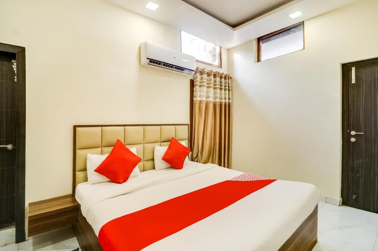 OYO 28789 Hotel Adarsh Bilāspur Exteriör bild