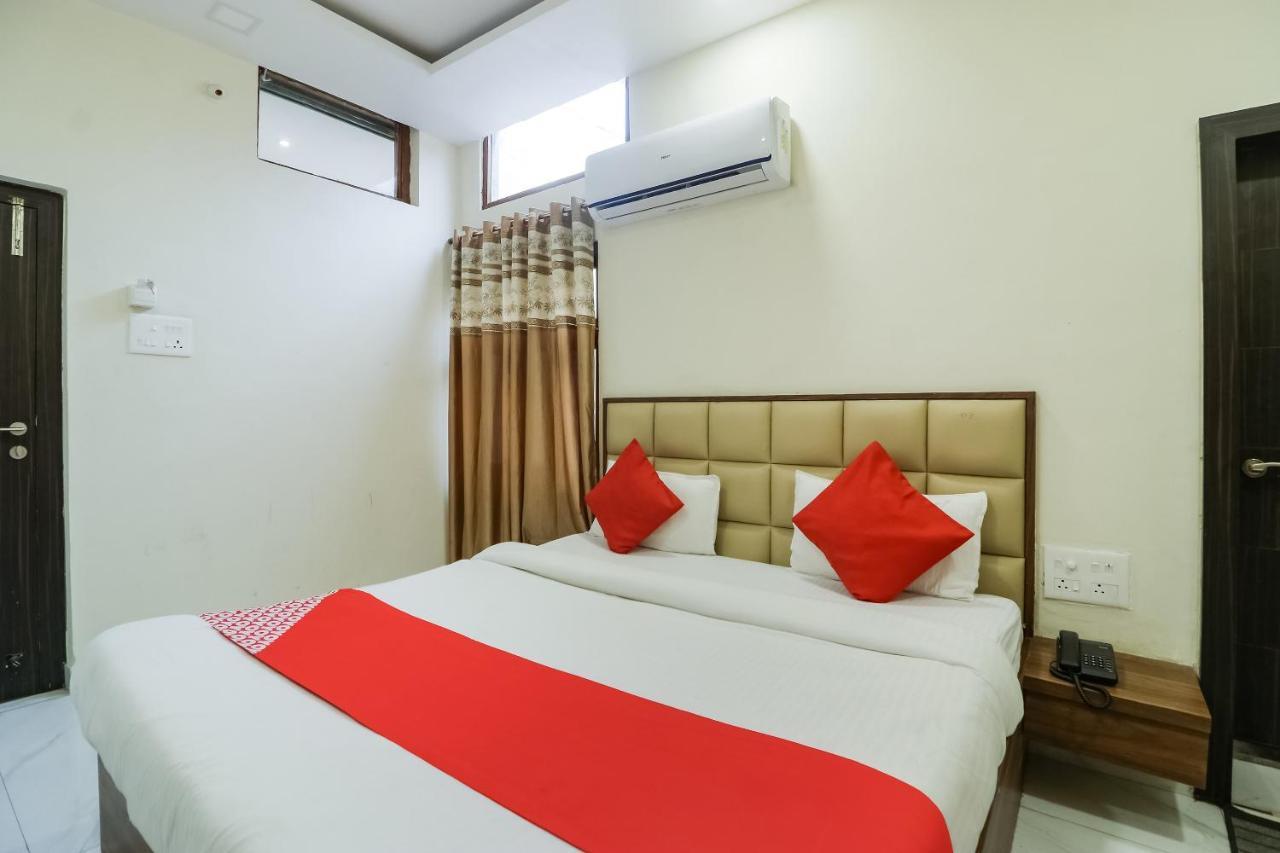 OYO 28789 Hotel Adarsh Bilāspur Exteriör bild