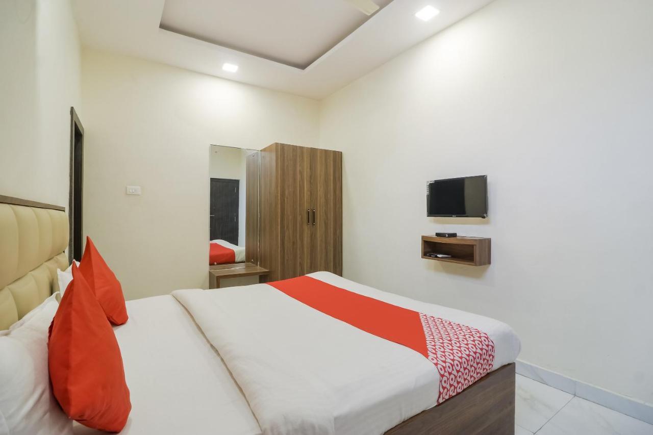 OYO 28789 Hotel Adarsh Bilāspur Exteriör bild