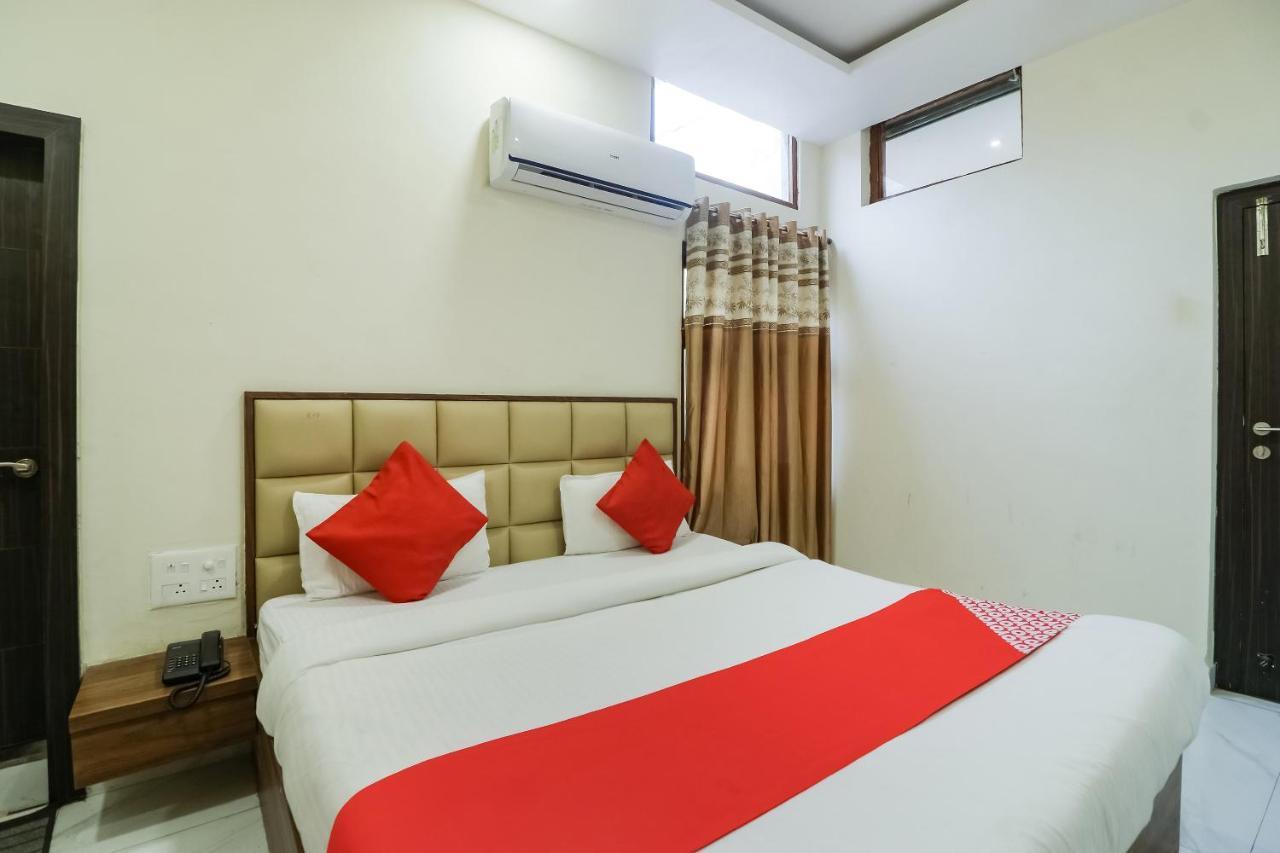 OYO 28789 Hotel Adarsh Bilāspur Exteriör bild
